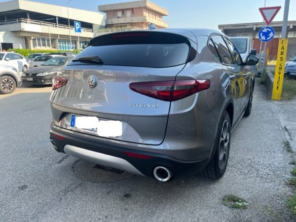 Alfa Romeo Stelvio 2.2 Turbodiesel 160 CV AT8 RWD Sport-Tech - immagine 14