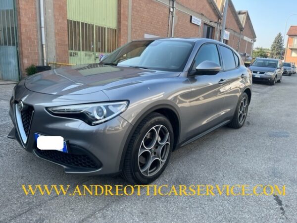 Alfa Romeo Stelvio 2.2 Turbodiesel 160 CV AT8 RWD Sport-Tech