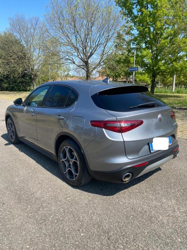 Alfa Romeo Stelvio 2.2 Turbodiesel 160 CV AT8 RWD Sport-Tech - immagine 3