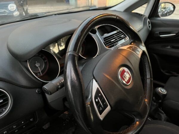 Fiat Punto 1.4 8V 5 porte Natural Power Lounge kw 57 NEOPATENTATI - immagine 6