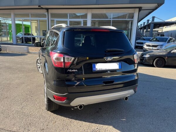 Ford Kuga 1.5 TDCI BUSINESS S&S 2WD 120CV POWERSHIFT 88 KW (120 CV), Diesel, Sequenziale,2017 - immagine 4